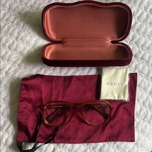Gucci optical glasses brown with gold details used and in great conditions